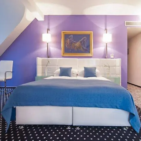 Hotel Phoenix 4*