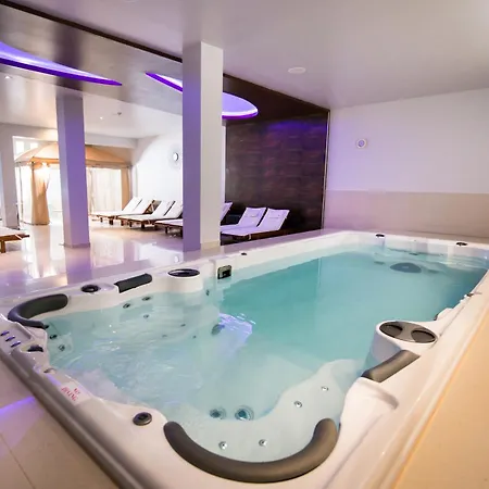 Hotel Phoenix 4*