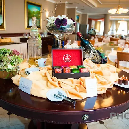 Hotel Phoenix 4*